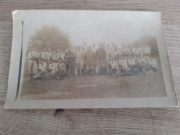 Delcampe - 79 PARTHENAY  CARTE PHOTO 114 EME REGIMENT GROUPE DE SOLDAT POILUS BRISSON PIERRE - Parthenay