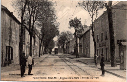 Delcampe - 87 BELLAC - Avenue De La Gare - Arrivée Du Tram - Bellac