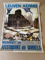 Delcampe - LEUVEN : 1974 Affiche :  KERMIS  :  Bezoekt De Feestmarkt En Winkels  (  72 Cm  X 53.5 Cm ) - Leuven