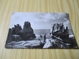 Delcampe - CPSM Lesconil (29).Les Rochers Du Goudoul - Carte Animée. - Lesconil