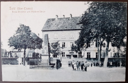 Delcampe - CPA Animée De Soultz Sulz - Monument Donat Et Ecole Des Filles - Feldpost Destination Gernsheim Hessen - 1915 (07.1) - Soultz