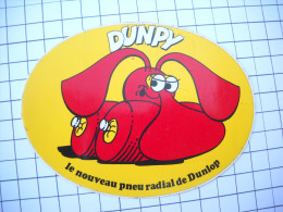 Delcampe - AUTOCOLLANT  Stickers, DUNPY Le Nouveau Pneu Radial De DUNLOP - Autocollants