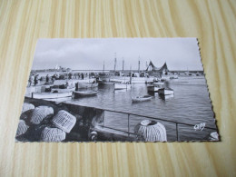 Delcampe - CPSM Lesconil (29).Le Port - Carte Animée. - Lesconil