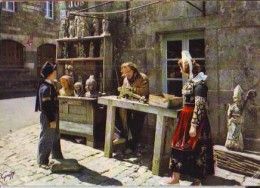 Delcampe - Locronan   G82      CPM  10X15        Job Sculpteur Breton ( Défaut ) - Locronan