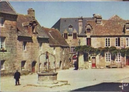 Delcampe - Locronan   G94      CPM  10X15        Le Bas De La Place ( Défaut ) - Locronan