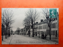 Delcampe - CPA (02)  SAINT QUENTIN. Boulevard Richelieu.       (Bt-15. 026) - Saint Quentin