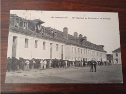Delcampe - CPA - Rambouillet (78) - 12è Régiment De Cuirassiers - Le Pansage - Animée  - SUP - 1913 - (IT 65) - Rambouillet