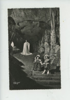 Delcampe - Grottes De Betharram  - Le Chaos Décor Théâtral (animée Femme Et Enfants En Costumes) Cp Vierge N°7 Theojack - Lestelle-Bétharram