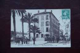 Delcampe - 83 - HYERES : Le Couvent Des Dames De L'Espérance, Place Des Palmiers - Hyeres