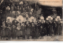 Delcampe - Bricquebec Très Animée Fête De Sainte-Anne - Bricquebec