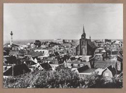Delcampe - NL.- EGMOND AAN ZEE. PANORAMA MET LINKS DE VUURTOREN, MIDDEN. OUD KATHOLIEKE KERK. - Chiese E Cattedrali