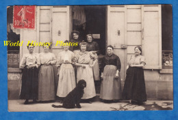 Delcampe - CPA Photo - PARIS 15e - Portrait De Femme & Beau Chien Au 115 Rue De Javel - Septembre 1909 - Métier Robe Mode - Paris (15)