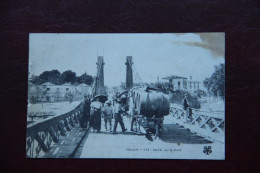 Delcampe - 34 - AGDE : Sur Le Pont - Agde