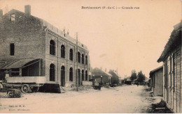 Delcampe - 62 - BERTINCOURT - S01006 - Grande Rue - Charrette - Mignard - Bertincourt