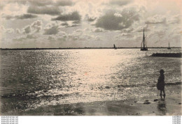 BELGIQUE - S05834 - Nels - Série Delft N°17 - Femme Regardant La Mer - Voilier - - Maritime