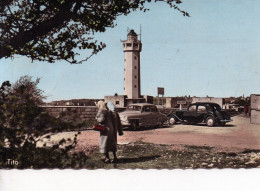 Delcampe - SAINTE ADRESSE, LE PHARE , VOITURE ANNEE 50 TRACTION  ET SIMCA ARONDE ? COULEUR REF 32303 - Sainte Adresse