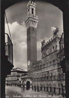 Delcampe - CARTOLINA  SIENA TOSCANA PALAZZO PUBBLICO DAL CHIASSO DEL BARGELLO VIAGGIATA 1959  X44 - Siena