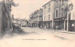 Delcampe - LA ROCHEFOUCAULD  - Lot De 4 Cartes  - Rue Des Halles, Vue Générale, Grande-Rue, Un Bonjour De ...... - Sonstige & Ohne Zuordnung