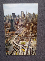 Delcampe - D207934 CPSM AK -  New York City-The Port Authority Bus Terminal - Autobus - World Largest Bus Terminal  1977 - Busse & Reisebusse