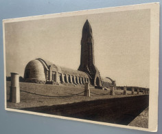 Delcampe - 55 Ossuaire De Douaumont 20000 Tombes Phare Veille Sur Les Morts -cpa Photo Militaire -ed Verdun 13 - Douaumont