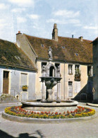 Delcampe - 1 AK Frankreich * Ansicht Von Saulieu Mit Dem Springbrunnen Caristie - Département Côte-d’Or * - Saulieu