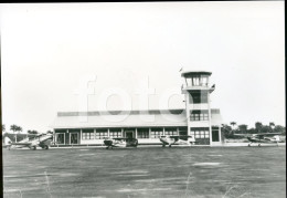 Delcampe - REAL PHOTO FOTO POSTCARD AIRPORT AVION PLANE AIRCRAFT GUINE BISSAU AFRICA AFRIQUE - Aerodrome