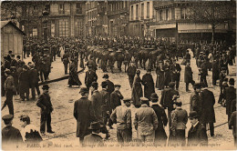 Delcampe - CPA PARIS - Les Journées Historiques (82208) - Paris (03)