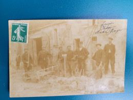 Delcampe - Carte Photo Tailleurs De Pierres . Rénovation D'une  Vielle Maison - Kunsthandwerk