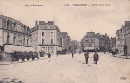 Delcampe - FOUGERES SORTIE DE LA GARE TBE - Fougeres