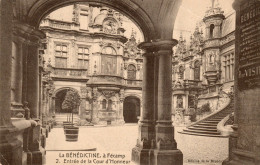 Delcampe - - 76 - FECAMP. - LA BENEDICTINE - 2 Cartes - Entrée De La Cour D'Honneur Et La Poterie Principale - - Fécamp