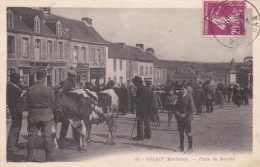 Delcampe - GOURIN  -  MORBIHAN - (56)  -  CPA  TRES  ANIMEE  DE  1935  -  LA  PLACE  DU  MARCHE. - Gourin
