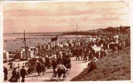 SUNDERLAND - On The Sands At Seaburn - Altri & Non Classificati