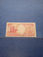 INDONESIA-P127e 100R 1996 UNC - Indonesien