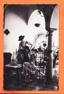 27260 /  SEVILLA  Andalucía  ◉ Pareja Patio Sevillano SEVILLE 1950s à Janine DENAT Metz ◉ Photo-Bromure ARRIBAS 160 - Sevilla