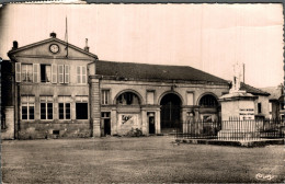 55 - DAMVILLERS / LES ECOLES ET L'ANCIEN MARCHE COUVERT - Damvillers