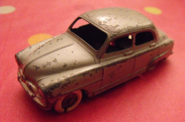 Simca 9 Aronde. Dinky Toys 24U, Fabriqué En France Par Meccano. - Jouets Anciens