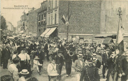 Delcampe - 93 BAGNOLET. Couronnement De La Rosière Avec La Fanfare Et Le Maire Rue De Paris 1907 - Bagnolet