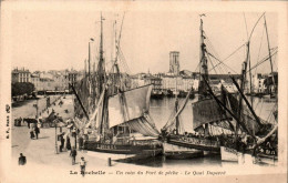 N°27862 W -cpa La Rochelle -un Coin Du Port De Pêche -bateau- - Fischerei