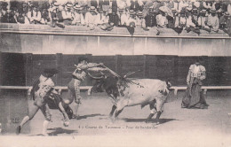 Course De Taureaux . Pose De Banderilles . Corrida - Corrida