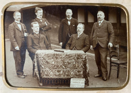 Originele Foto - Gemeenteschool Geraardsbergen 1904 - Onderwijzer - Leraar - Directeur - Priester - School - Professions