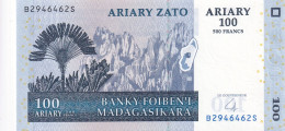 MADAGASCAR 100 Ariary 2004 UNC, P-86b - Madagascar