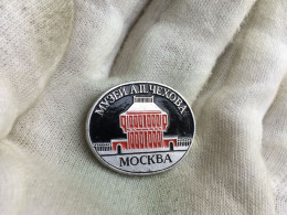 Russia Russie USSR Soviet 1945 - Anton Cehov Writer Memorial House Museum Musee Badge Abzeichen - Olympic Games
