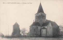36 LA BERTHENOUX L EGLISE ET LA PLACE - Otros & Sin Clasificación