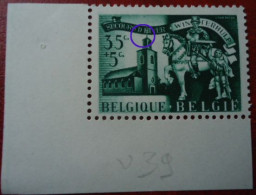 BELGIQUE N°632 V39 Cheveu Flottant Sous D De D'hiver  MNH** - 1931-1960