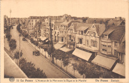 BELGIQUE LA PANNE L AVENUE DE LA MER ENTRE LA DIGUE ET LE MARCHE - De Panne