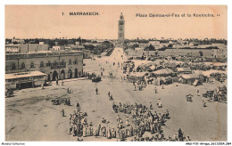 AMSP10-0986-AFRIQUE - MAROC - MARRAKECH - Place Djemaa-el-fna Et La Koutoubia - Marrakesh