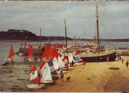 Île Tudy   G2    CPM 10X15         Le Port De L'Île Tudy Près De La Cale ( Défaut ) - Ile Tudy