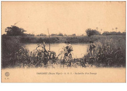 Dahomey. N°47706 . Recherche D Un Passage - Dahomey