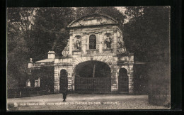 Pc Cheshunt, Old Temple Bar, Now Removed To Theobald`s Park - Hertfordshire