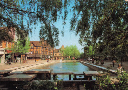 ROYAUME UNI - Hertfordshire - Watford - Pond - Shopping Centre Watford - Fontaine - Animé - Carte Postale - Hertfordshire
